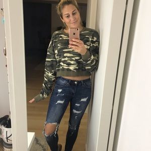 Camo Cropped Sweatshirt